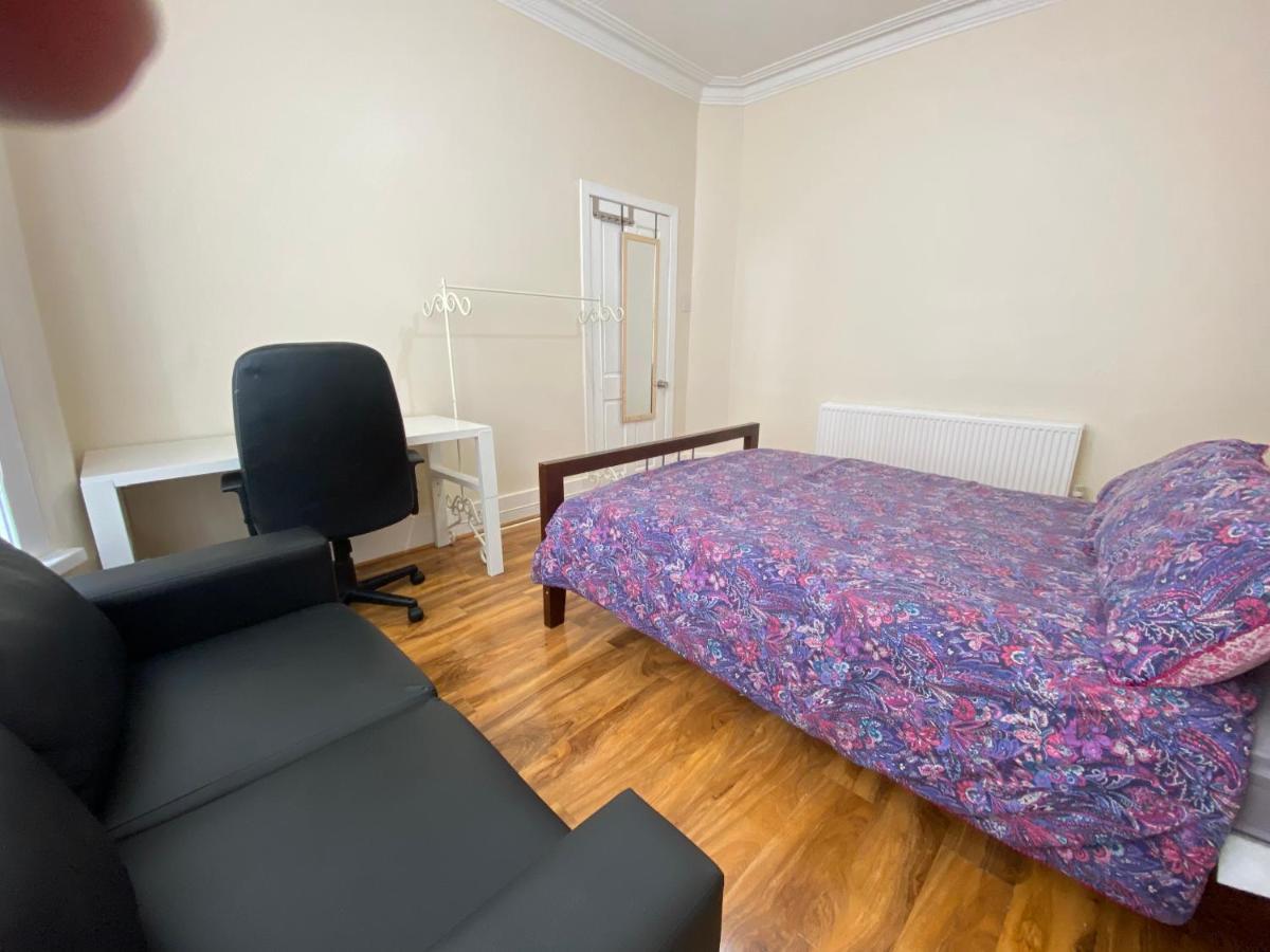 Entire 4 Bedroom House - Ev Point & Free Parking Liverpool Esterno foto