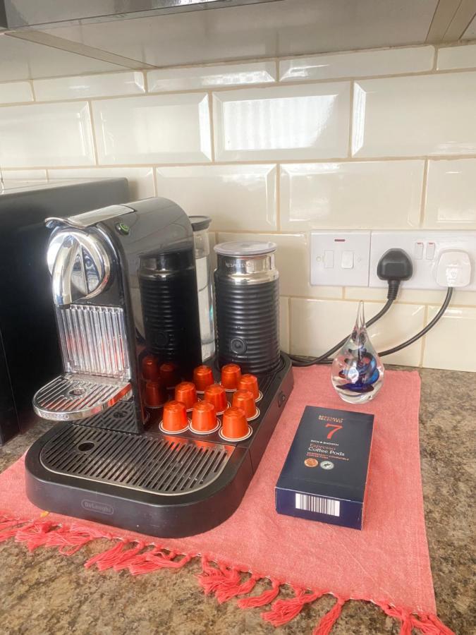Entire 4 Bedroom House - Ev Point & Free Parking Liverpool Esterno foto